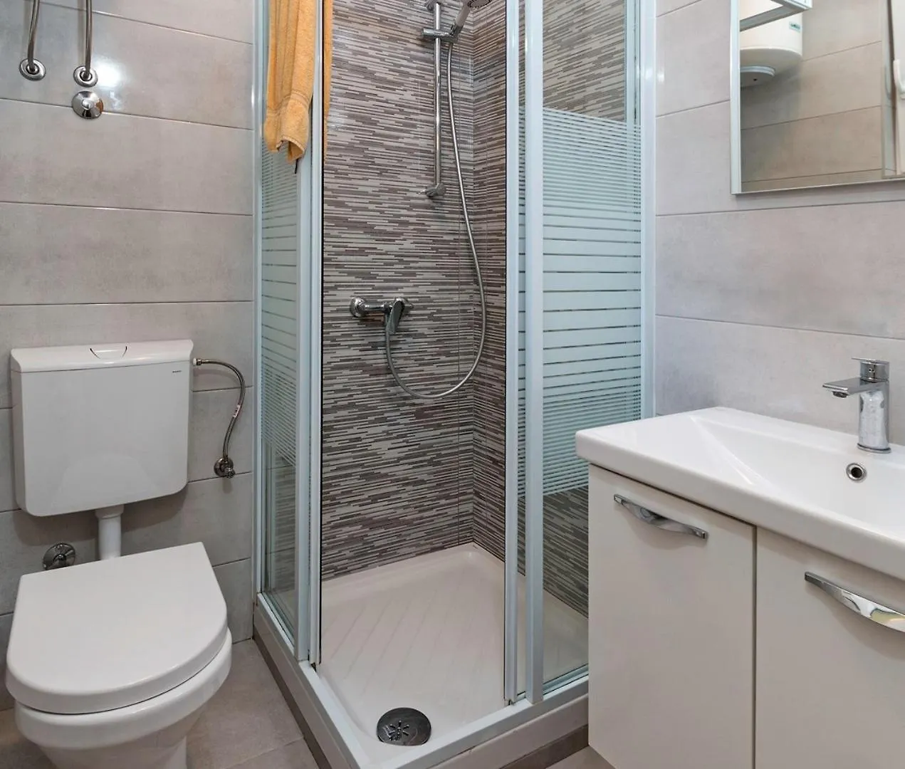 Pleasant Oriana Apartment Near The Sea-Pula Croatie