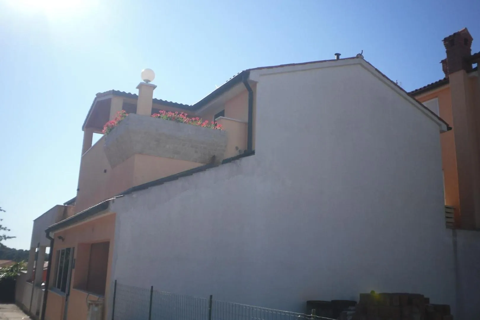 Pleasant Oriana Apartment Near The Sea-Pula Pula