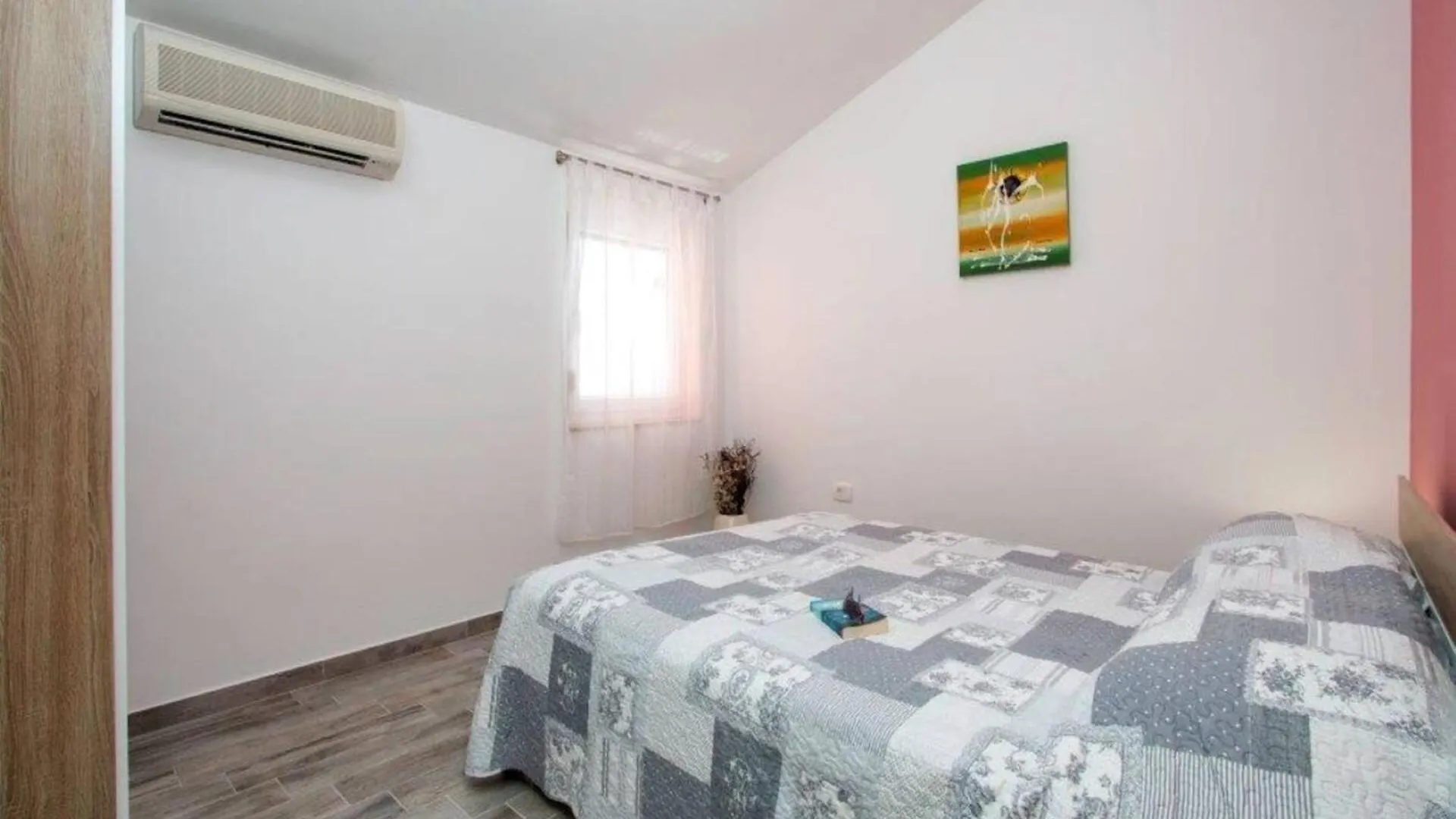 Pleasant Oriana Apartment Near The Sea-풀라 0*, 풀라